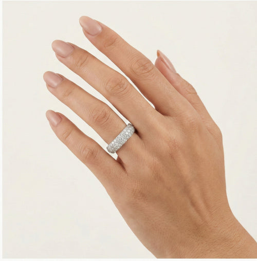 Třpytivý snubní prsten s kubickými zirkony