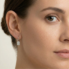 Boucles d’oreilles halo blanches rectangulaires