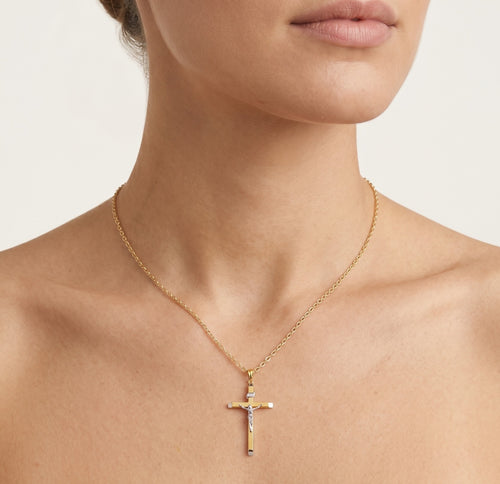 Cruz maciza de oro combinado con Jesucristo