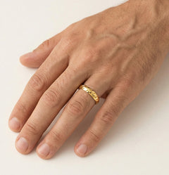 Alliance détaillée en or jaune