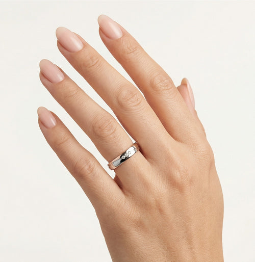 Snubní prsten z půlky růžového a bílého zlata