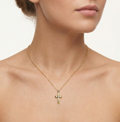 Colgante de cruz de oro con detalles en oro blanco