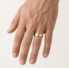 Bagues de mariage en or jaune avec côtés à gradins