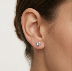 Pendientes de plata con corazón y una circonita cúbica