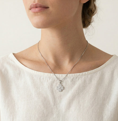 Colgante trébol pavé