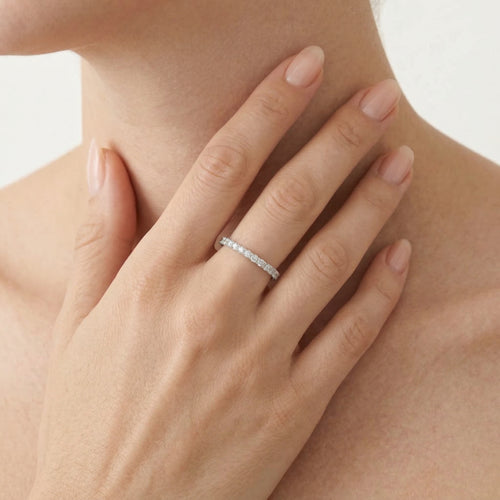 Zářivý diamantový prsten z bílého zlata