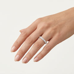 Sparkling white gold ring with diamonds