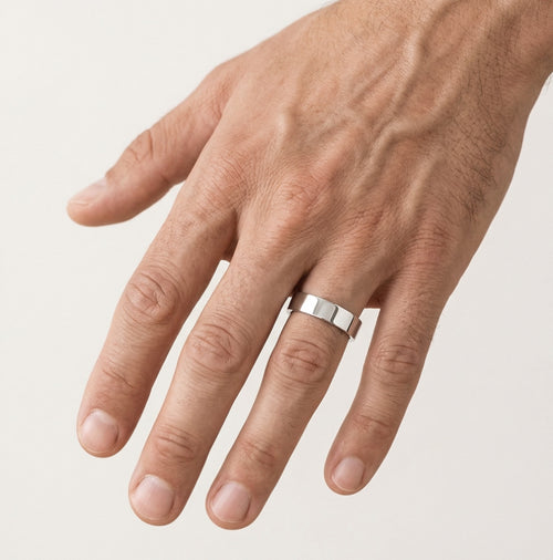 Snubní prsten z bílého zlata s kameny nebo bez nich