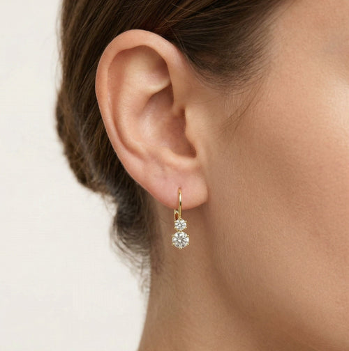 Zlaté náušnice se zirkonem osazeným v 6 krapnách