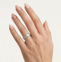 Bague de mariage en or blanc sculptée