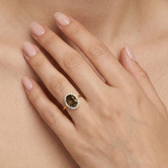 Zlatý oválný prsten s kouřovým topazem