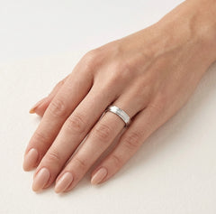 White gold sparkling wedding ring