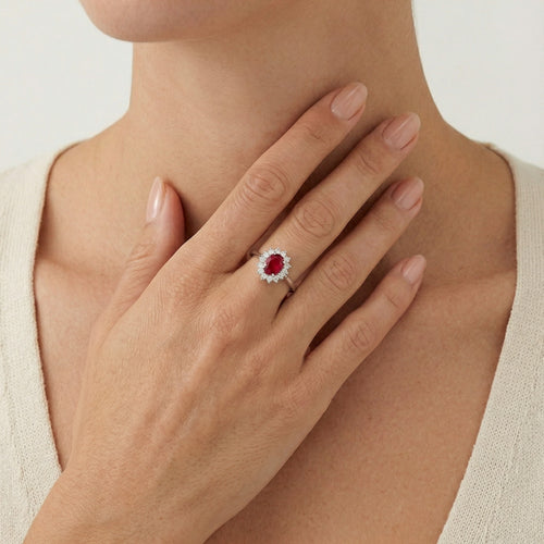 Prsten z bílého zlata s diamantem a rubínem