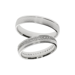 Bague en or blanc avec diamants tout autour