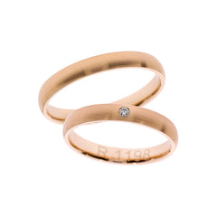 Bague de mariage simple mate en or rose.