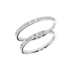 Drobný čtyřhranný prsten z bílého zlata