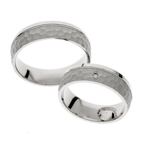 Bague de mariage solitaire en or blanc avec finition mate et polie