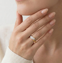 Unikátní zlatý prsten s kubickými zirkony