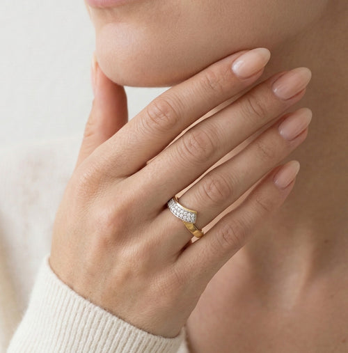 Unikátní zlatý prsten s kubickými zirkony