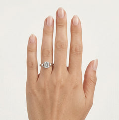 Elegantní stříbrný prsten se smaragdovým zirkonem