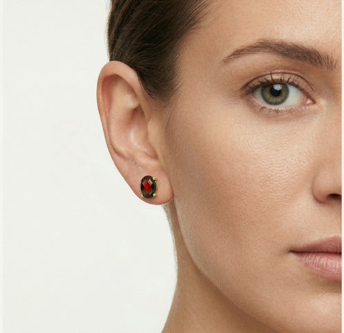 Boucles d’oreilles clous ovales en grenat en or jaune 14 carats
