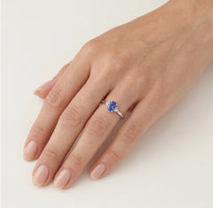 Charmanter Weißgold-Diamantring mit Tansanit