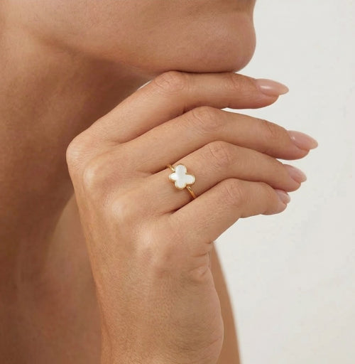 Prsten ze žlutého zlata s motýlem