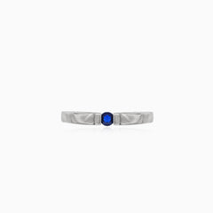 Minimalistic white gold sapphire ring