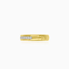 Yellow gold ring with diamonds