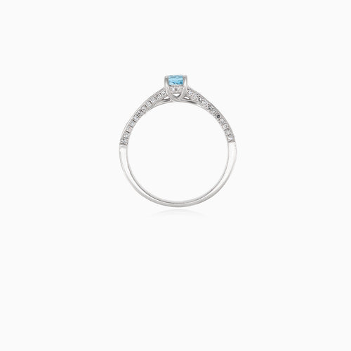 Elegant  white gold  ring with diamond and blue topaz