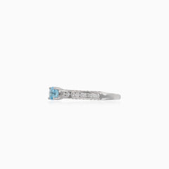 Elegant  white gold  ring with diamond and blue topaz