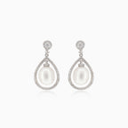 Unikátní zlaté bílé náušnice s diamantovým rámečkem a perlou