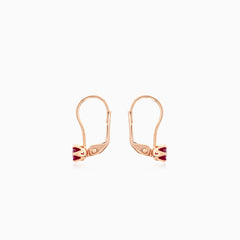 Boucles d’oreilles classiques en or rose avec rubis