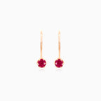 Boucles d’oreilles classiques en or rose avec rubis