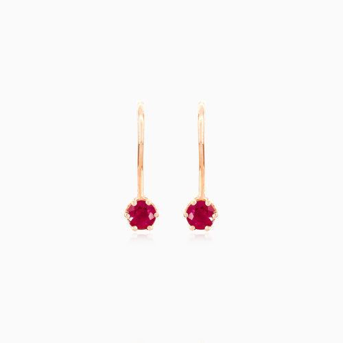 Boucles d’oreilles classiques en or rose avec rubis
