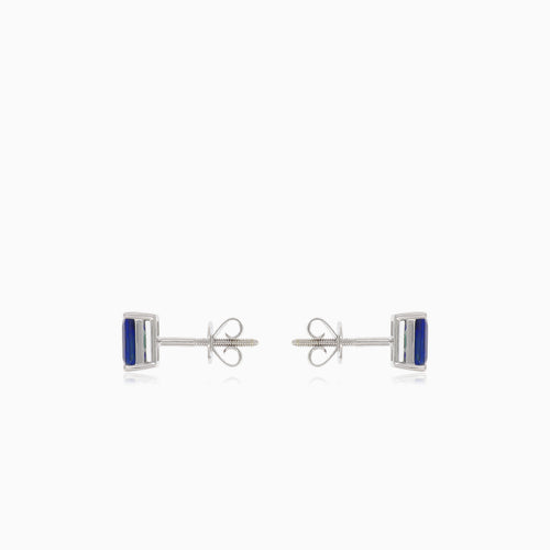 Elegantní náušnice s modrým safírem z bílého zlata