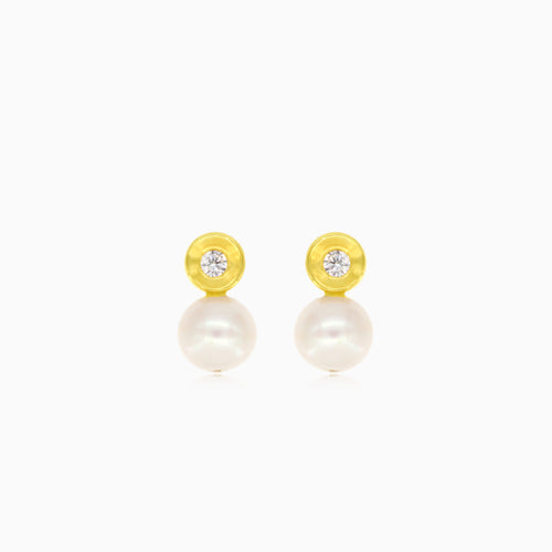 Pendientes de oro amarillo adornados con zirconio cúbico y perla