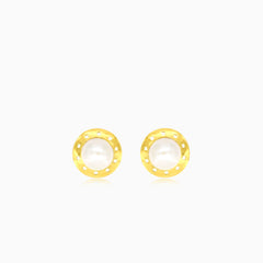 Pearl yellow gold earrings
