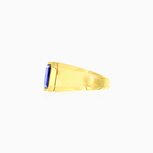 Bague en or jaune avec saphir synthétique rectangulaire