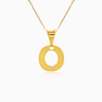 Pendentif en or de la lettre O