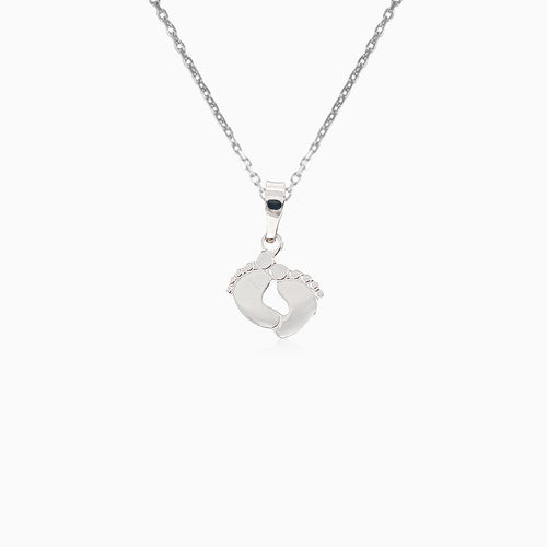 Jemný přívěsek s dětskými nožkami z bílého zlata