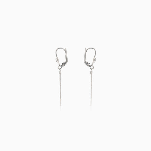 Boucles d'oreilles pendantes en or blanc sculptées