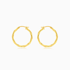 Gedrehte Creolen aus Gelbgold