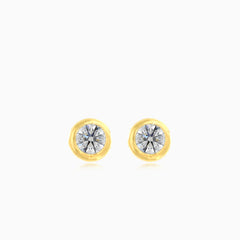 Boucles d’oreilles puces en or jaune avec zircone cubique