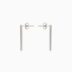 Pendientes barra de oro blanco.