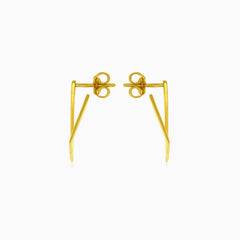 Kleine dreieckige Ohrringe aus Gelbgold