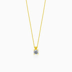 Collier solitaire en or élégant avec un zircon plus grand