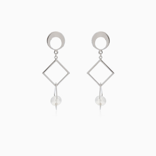 Unkonventionelle Silberohrringe mit Perle