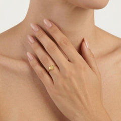 Prsten se srdcem ze žlutého zlata