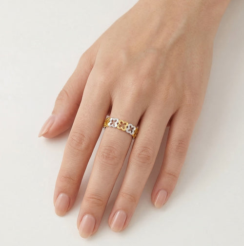 Bague en or florale pour femme.